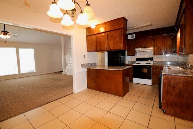 Building Photo - 631 Earthside Cir