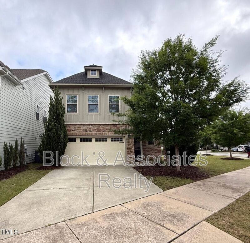 Primary Photo - 238 Begen St