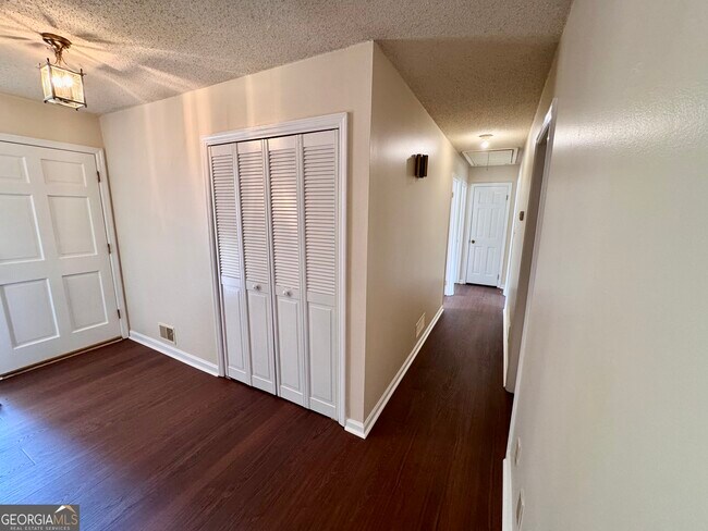 Building Photo - 3636 Hardy Rd
