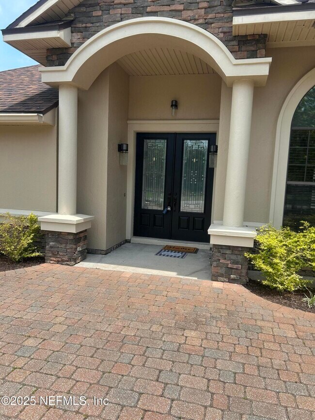 Foto del edificio - 1613 Fairway Ridge Dr