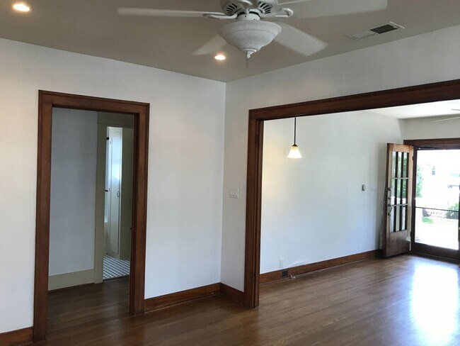 Building Photo - Fenced 3 Bedroom House with Two Car Driveway! Located in the Heart of North Park! In Unit Washer ...