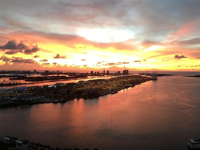 Building Photo - 50 Biscayne Blvd