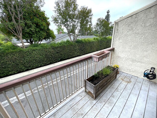 Foto del edificio - 7100 Balboa Blvd