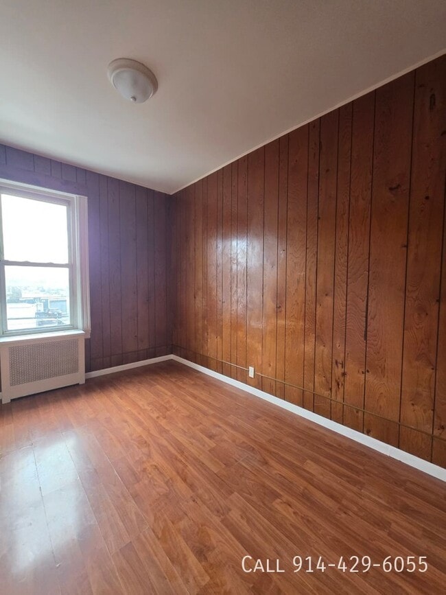 Foto del edificio - 143 Voss Ave