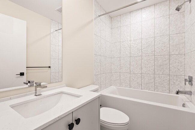 Building Photo - 45511-45511 Campus Dr