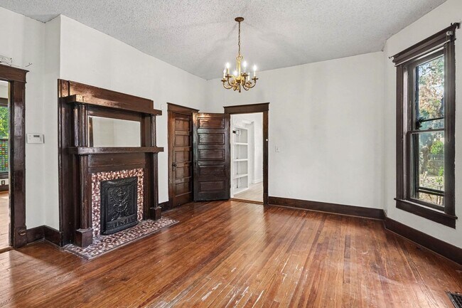 Foto del edificio - 617 Shelby Ave