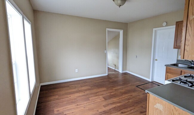 Foto del edificio - 2409 Crozier-3 bedroom house, off Lincoln