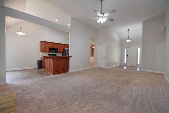 Foto del edificio - 4607 Enfield Dr