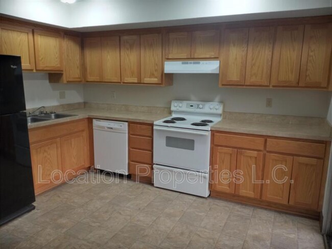 Building Photo - 104 Glenview Drive