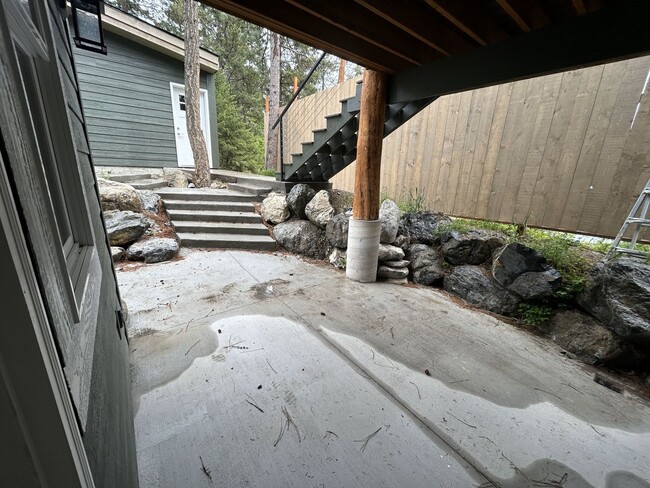 Building Photo - 131 Clothier Ln