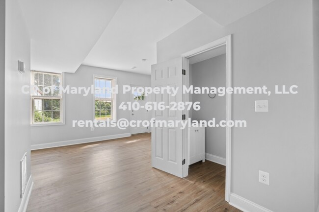 Building Photo - WAITLIST APPLICATIONS ONLY