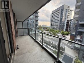Building Photo - 32 Forest Manor Rd