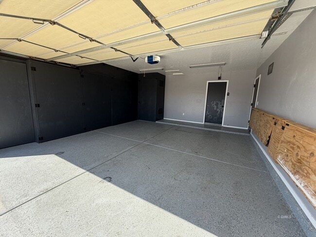 Building Photo - 1652 Roadrunner Ln