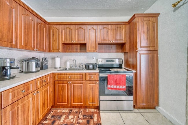 Building Photo - 3440 NW 87th Terrace