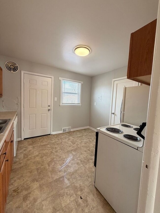 Foto del edificio - 2 Bed Apartment right next to Patty Jewett Golf Course