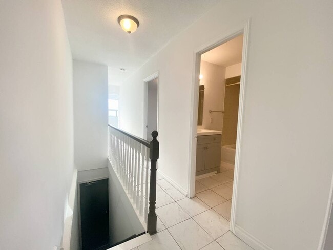 Photo du bâtiment - 195 Blackthorn Ave