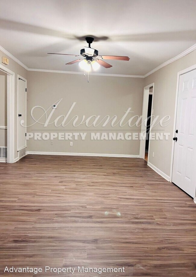 Foto del edificio - 3 br, 2 bath House - 4763 Wooddale Ave.