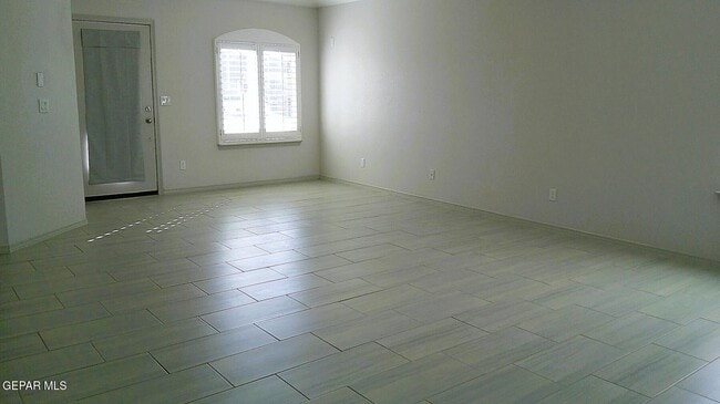 Building Photo - 7441 Norte Mesa Ln