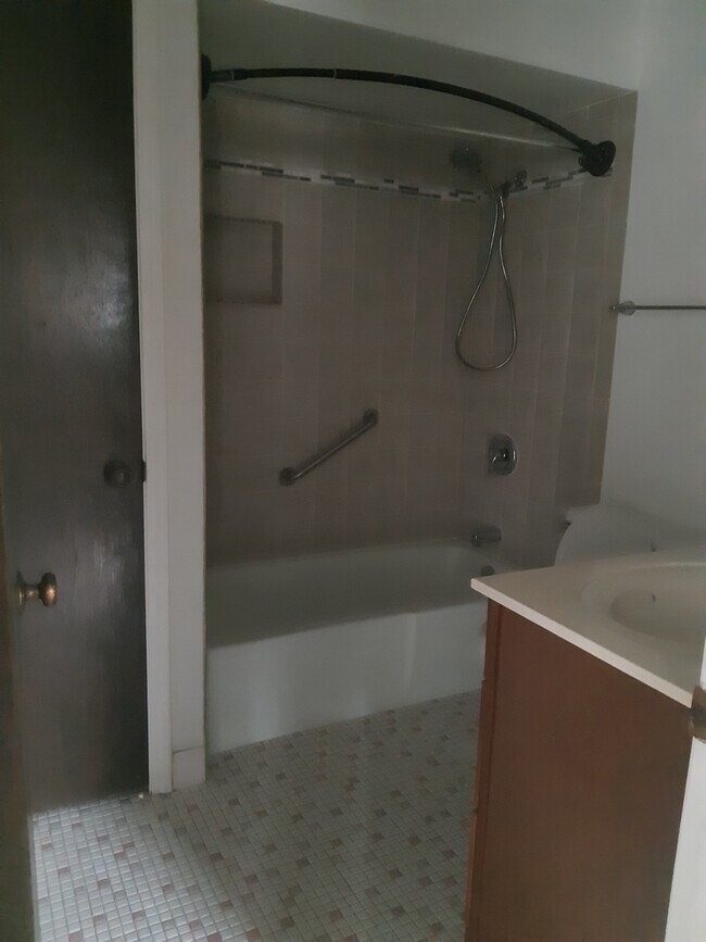 Building Photo - 8919 W 97th St