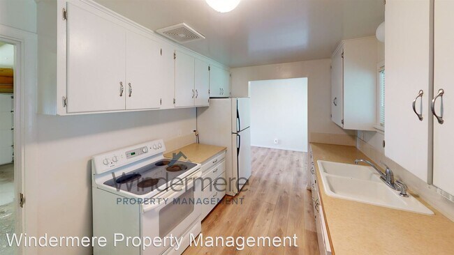 Building Photo - 2 br, 1 bath House - 229 SE Sunny Drive