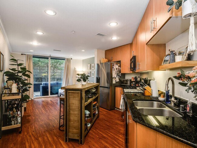 Building Photo - 1225 Island
