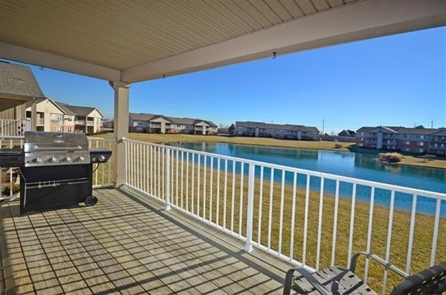 view from balcony - 5548 Harbourwatch Way