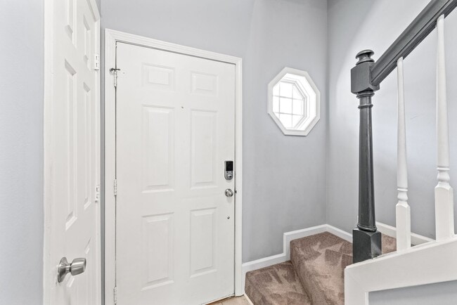Building Photo - Gated Community in S. Charlotte