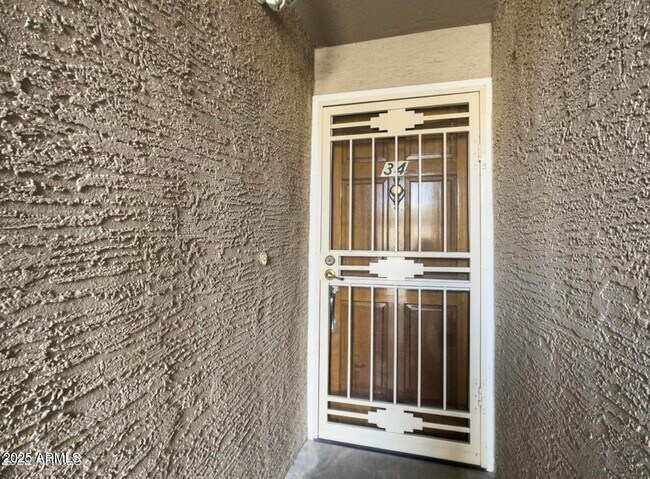 Foto del edificio - 3030 Hayden Rd