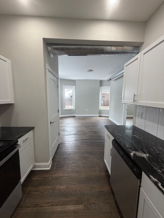 Foto del edificio - 445 E Grand Blvd