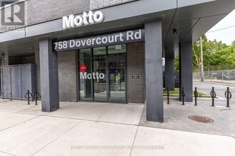 Building Photo - 758 Dovercourt Rd