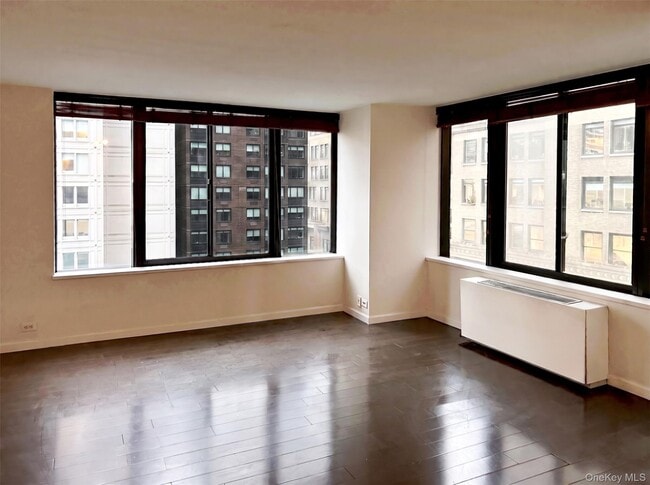 Building Photo - 445 5th Ave
