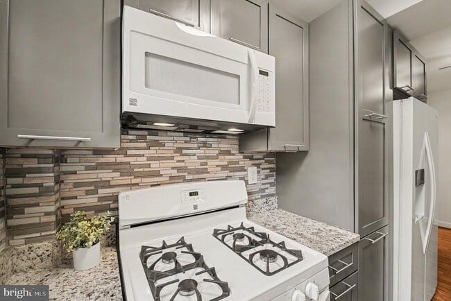 Building Photo - 4318 N Pershing Dr