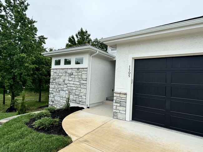 Foto del edificio - 1505 SW Heartwood Dr