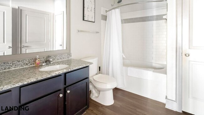 Foto del edificio - 18021 Kingsland Blvd