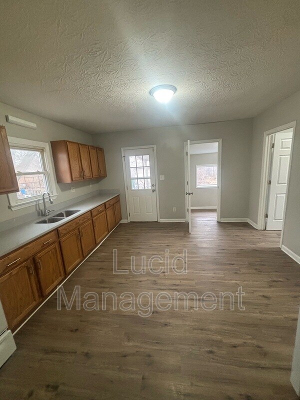 Foto del edificio - 1423 Lillian Ave