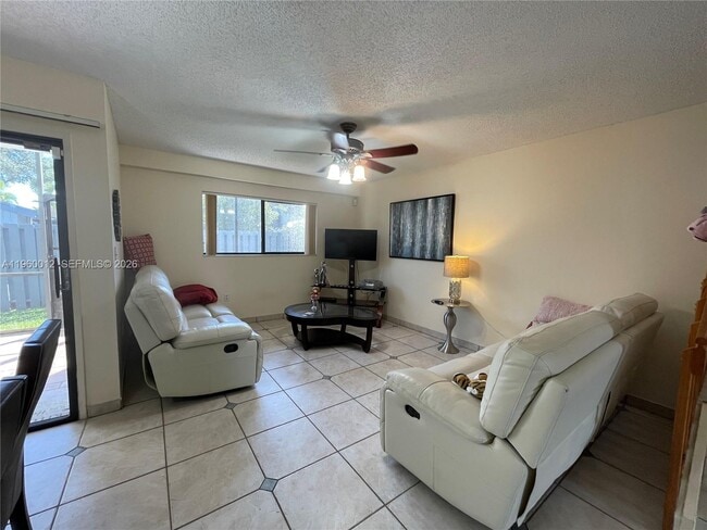 Foto del edificio - 1422 Amanda St