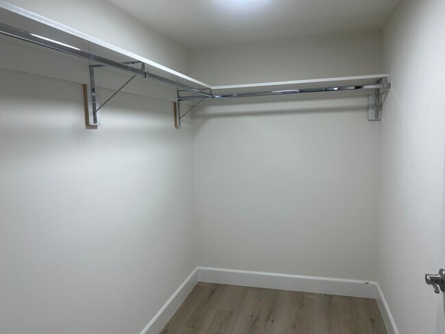 Foto del edificio - 975 W 19th St