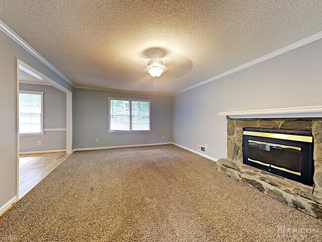Foto del edificio - 2175 Brandon Acres Dr