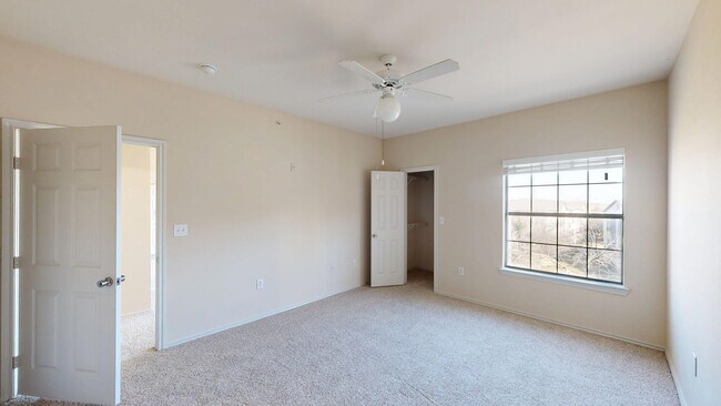 Interior Photo - Lakeline Villas