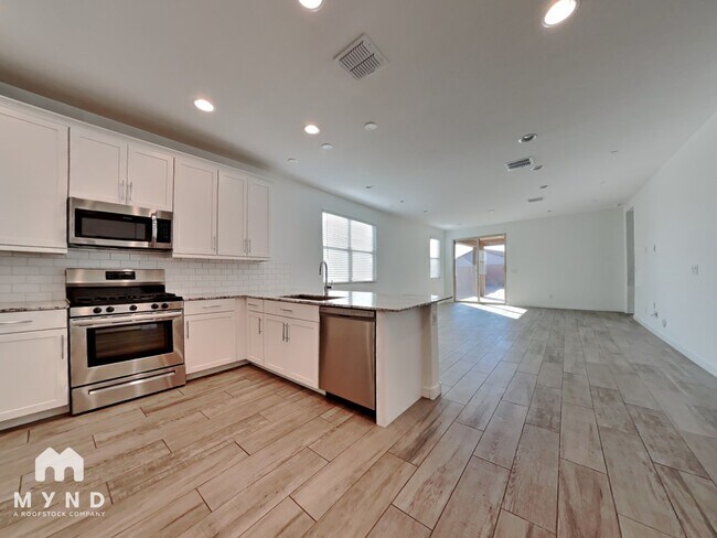 Foto del edificio - 19353 W Elm St