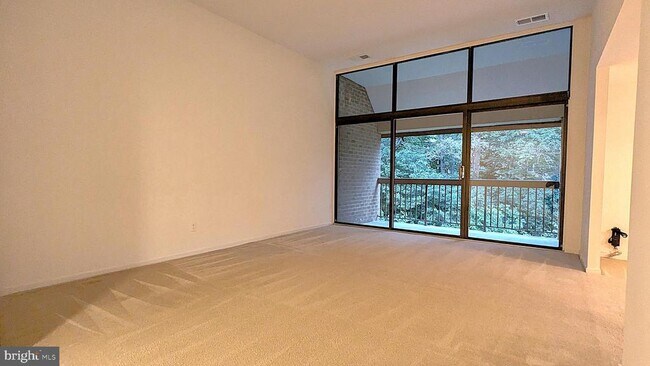 Building Photo - 1657 Parkcrest Cir