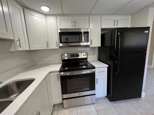 Building Photo - 2671 Oak Park Way