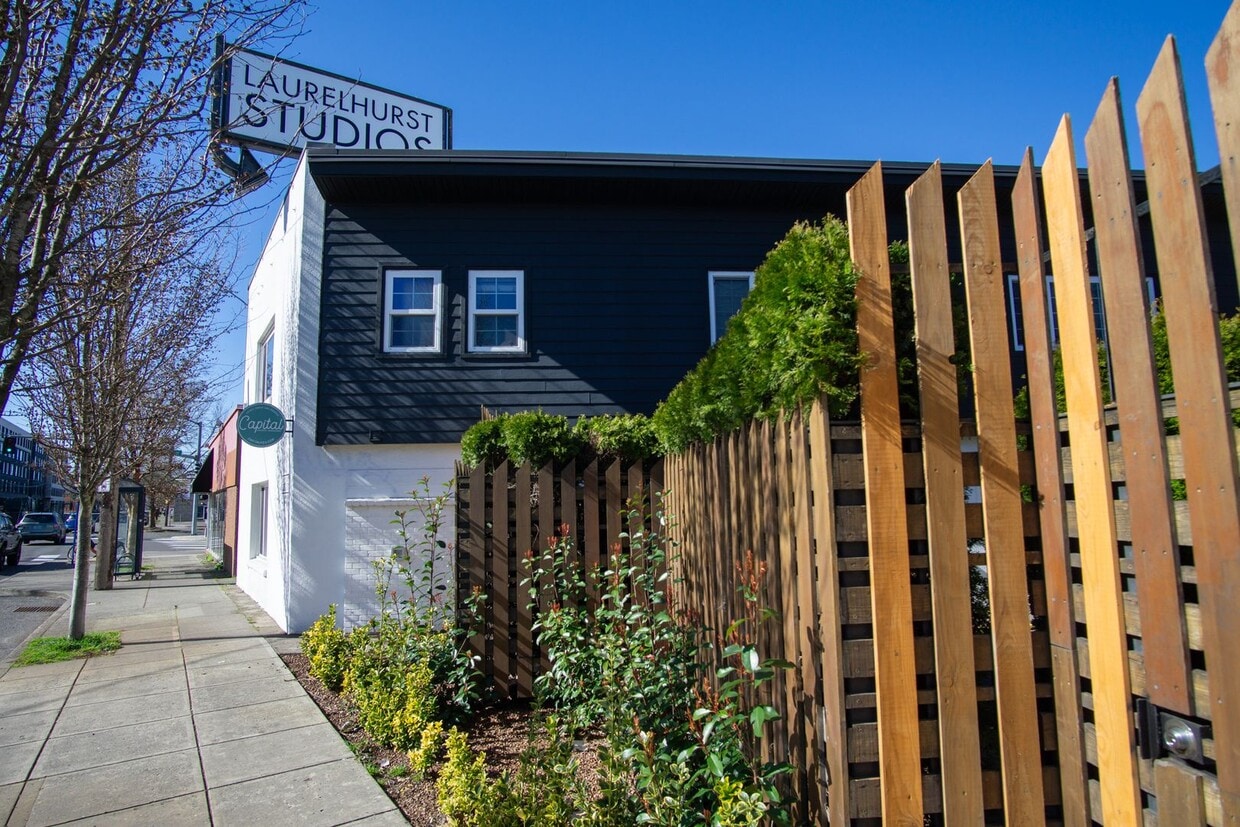 Primary Photo - Bright 2nd Floor Corner Studio w/Modern Ap...