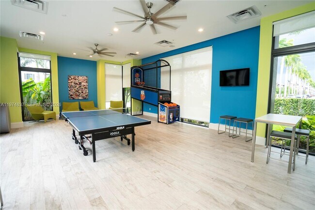 Foto del edificio - 4700 NW 84th Ave