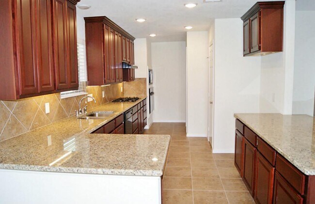 Building Photo - 2109 Bisbee Rd