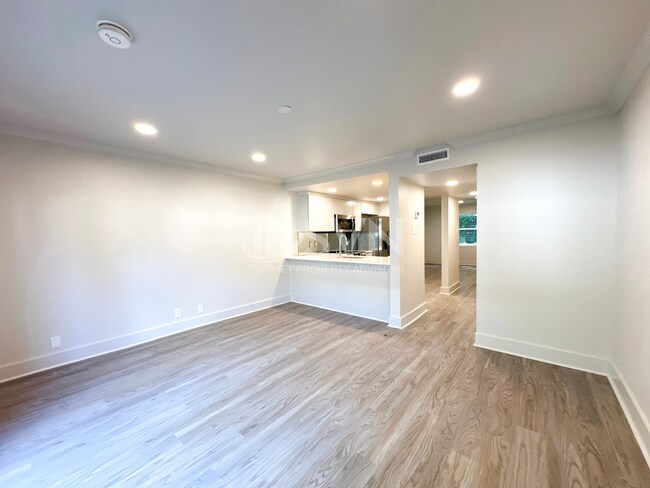 Foto del edificio - 3655 Old Shell Rd