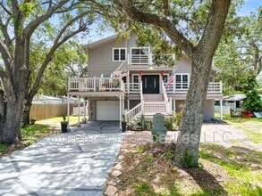 Building Photo - 9934 Peninsular Dr