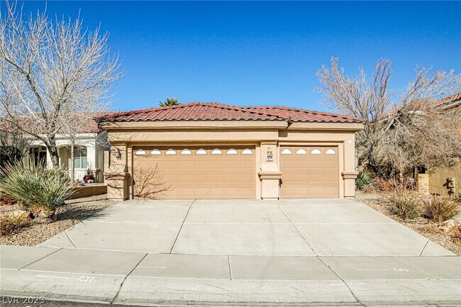 Foto del edificio - 1925 Sierra Oaks Ln