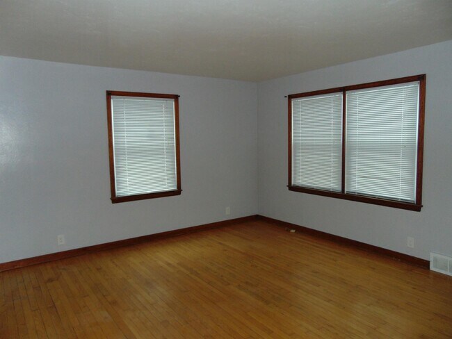 Building Photo - 1131 Wirtz Ave