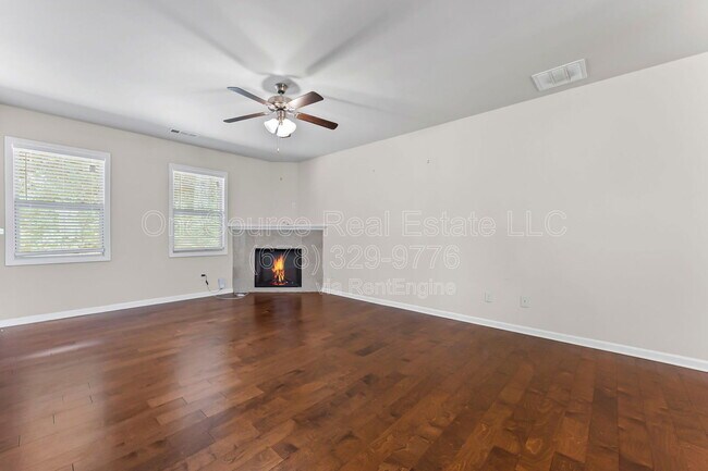 Foto del edificio - 385 Franklin Ln